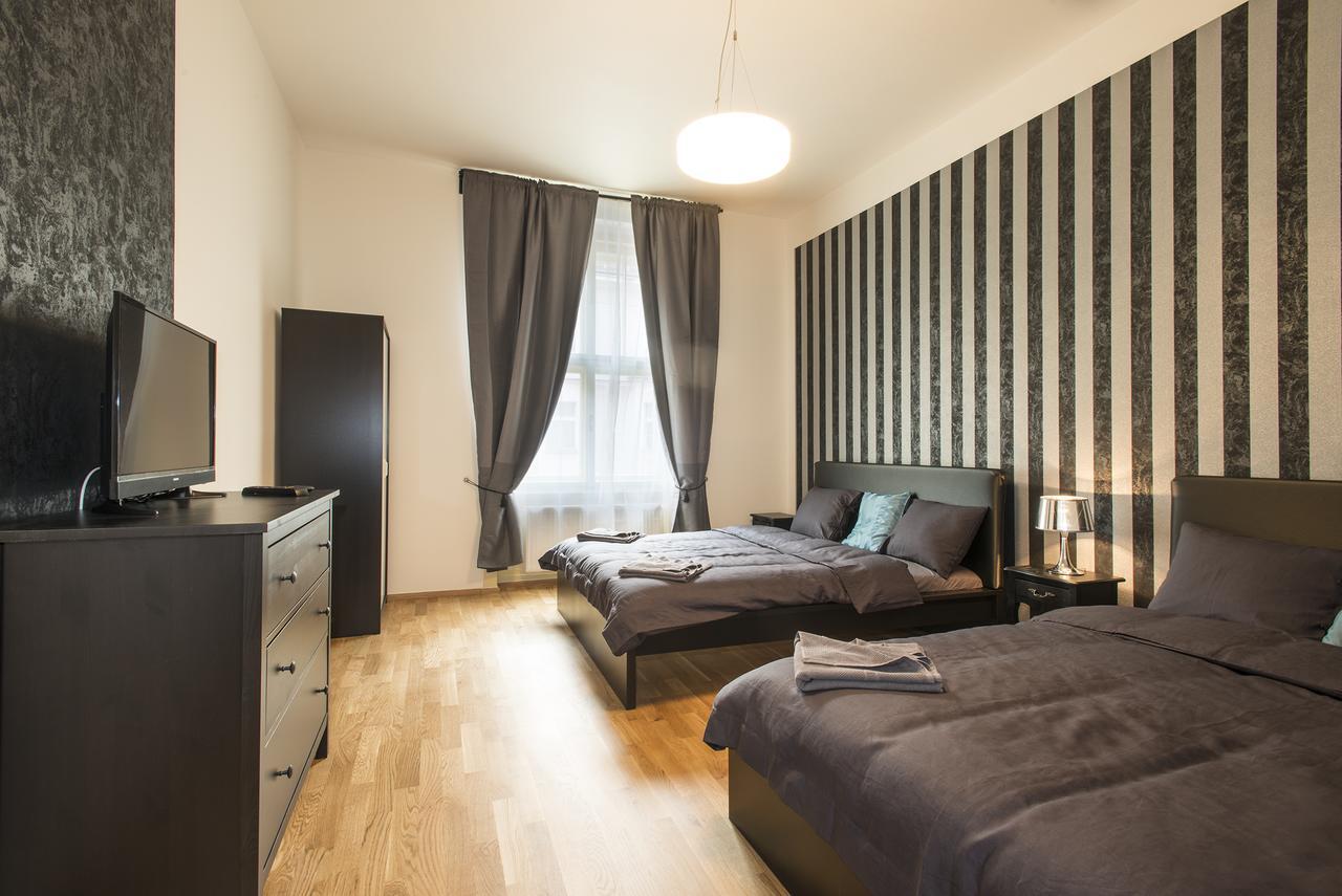 Neklanova Apartments Praag Buitenkant foto